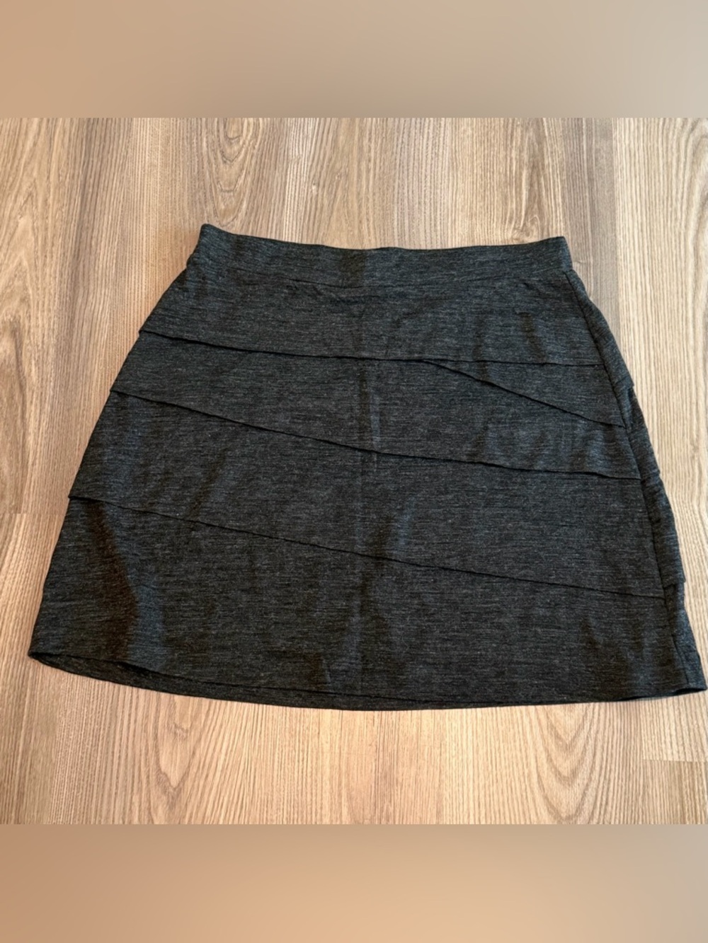 Prana Tiered Skirt Charcoal Gray Pull On Wool Blend Women’s size Medium